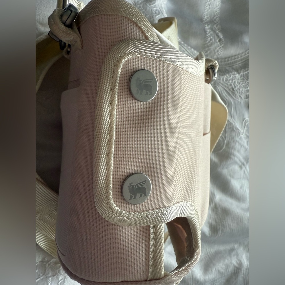 Stanley The All Day Quencher Carry-All shoulder strap cup holder - Rose Quartz - Picture 7 of 12